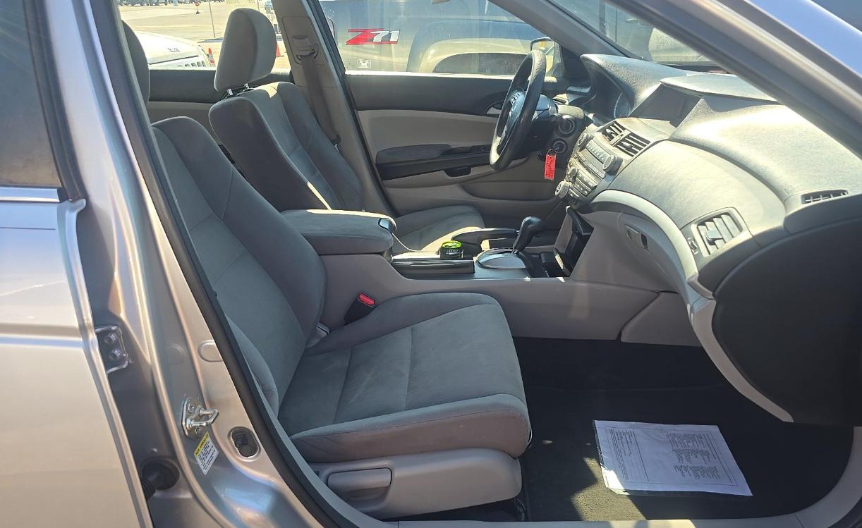 Honda Accord LX-P Sedan AT 2012