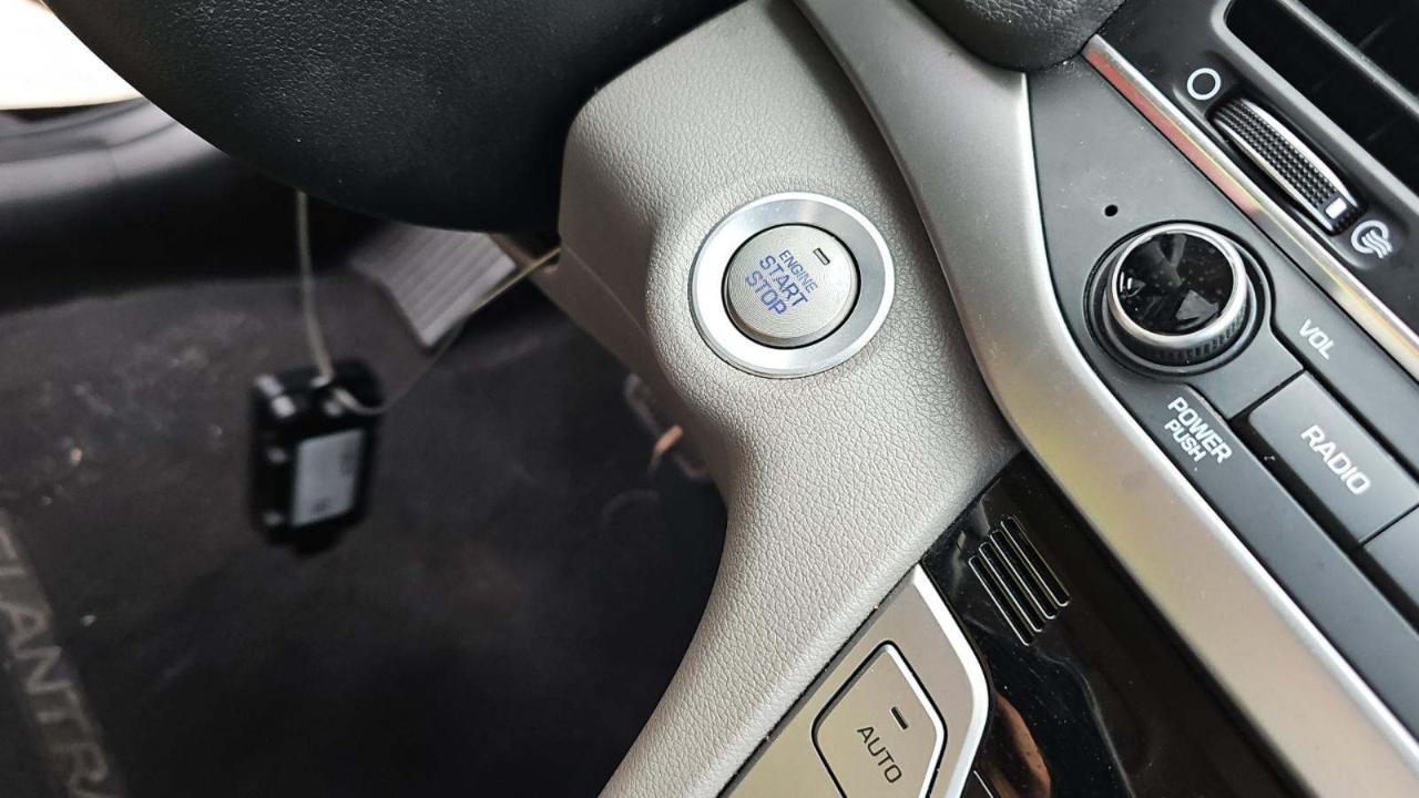 Hyundai Elantra SEL 2018