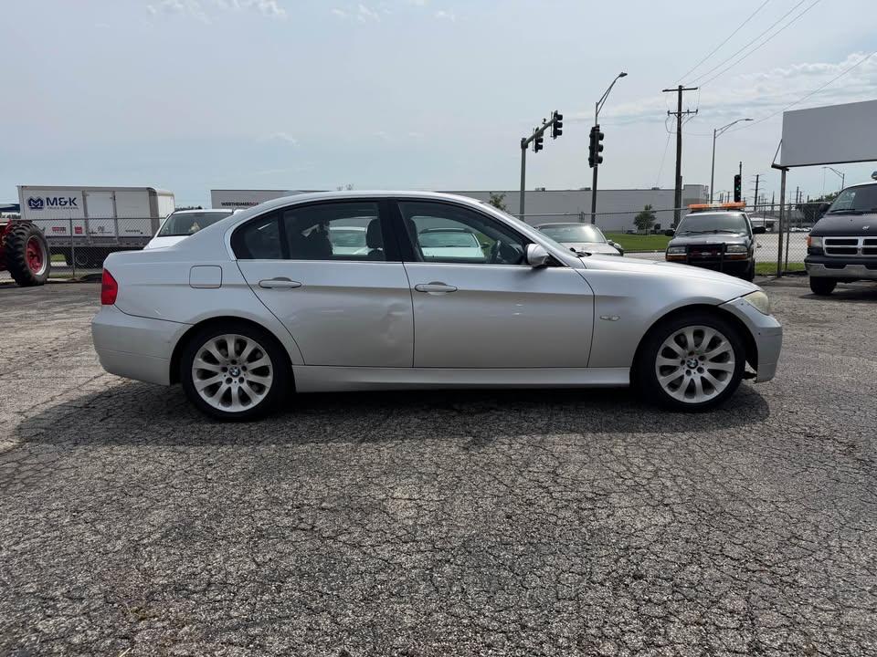 BMW 3-Series 330xi Sedan 2006
