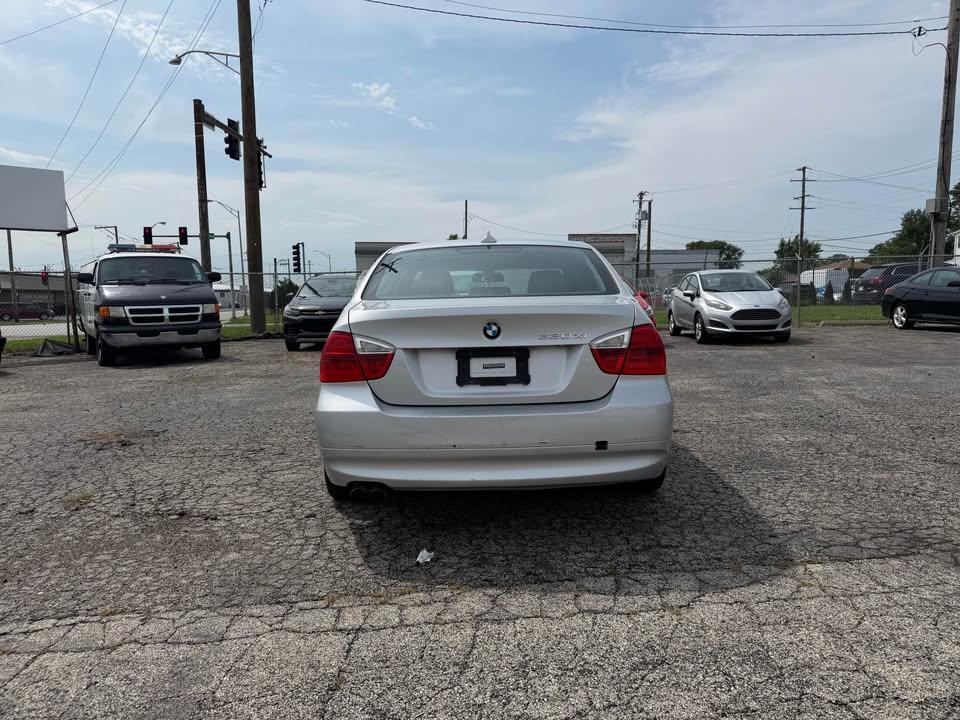 BMW 3-Series 330xi Sedan 2006