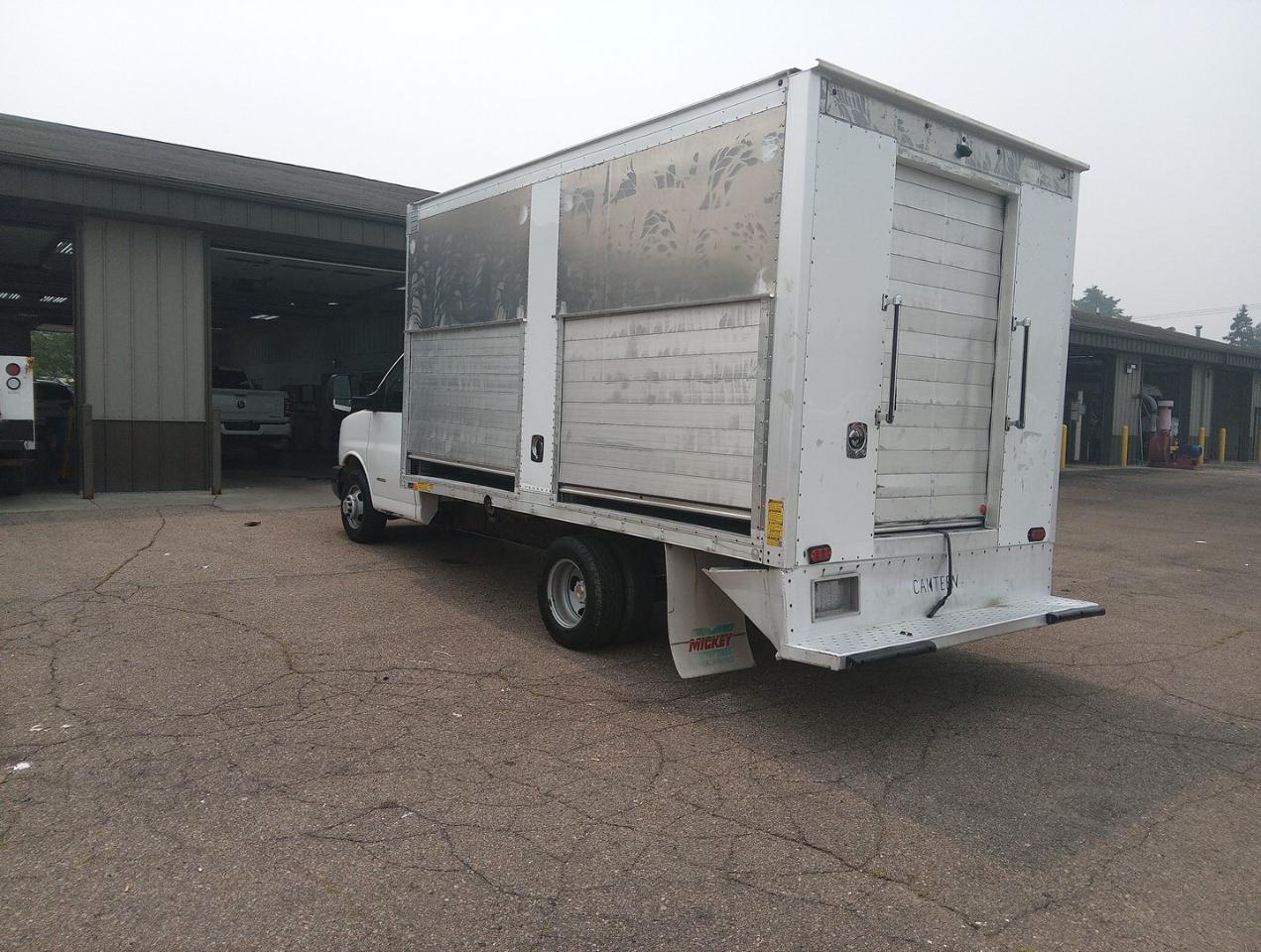 Chevrolet Express G4500 159" 2016