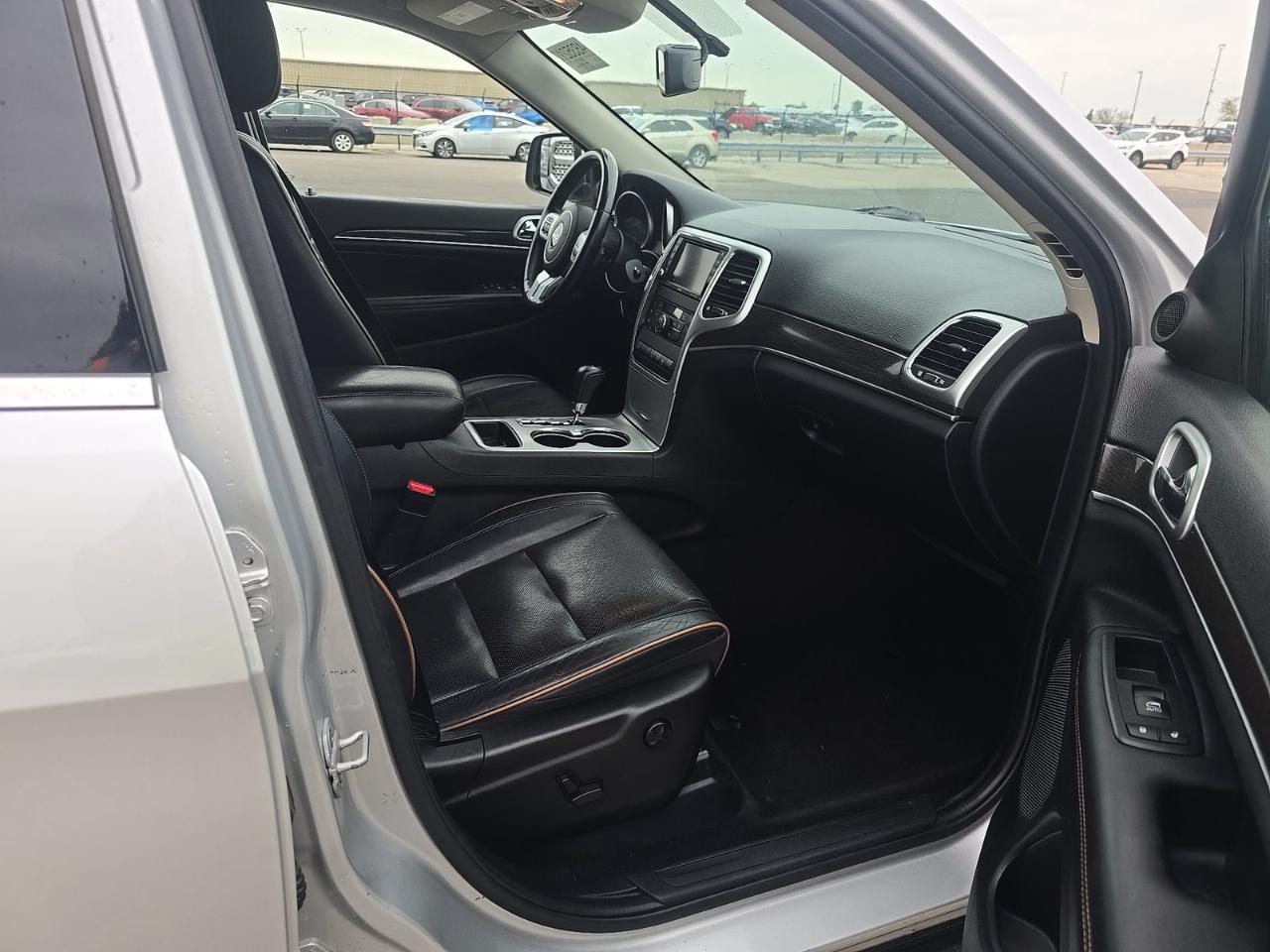 Jeep Grand Cherokee  2011