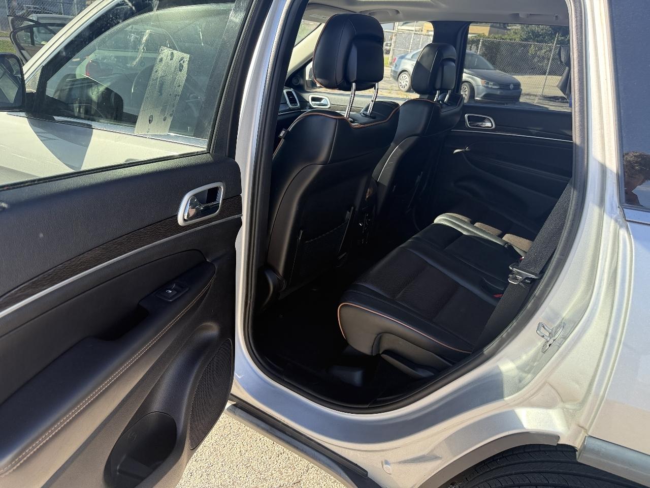 Jeep Grand Cherokee  2011