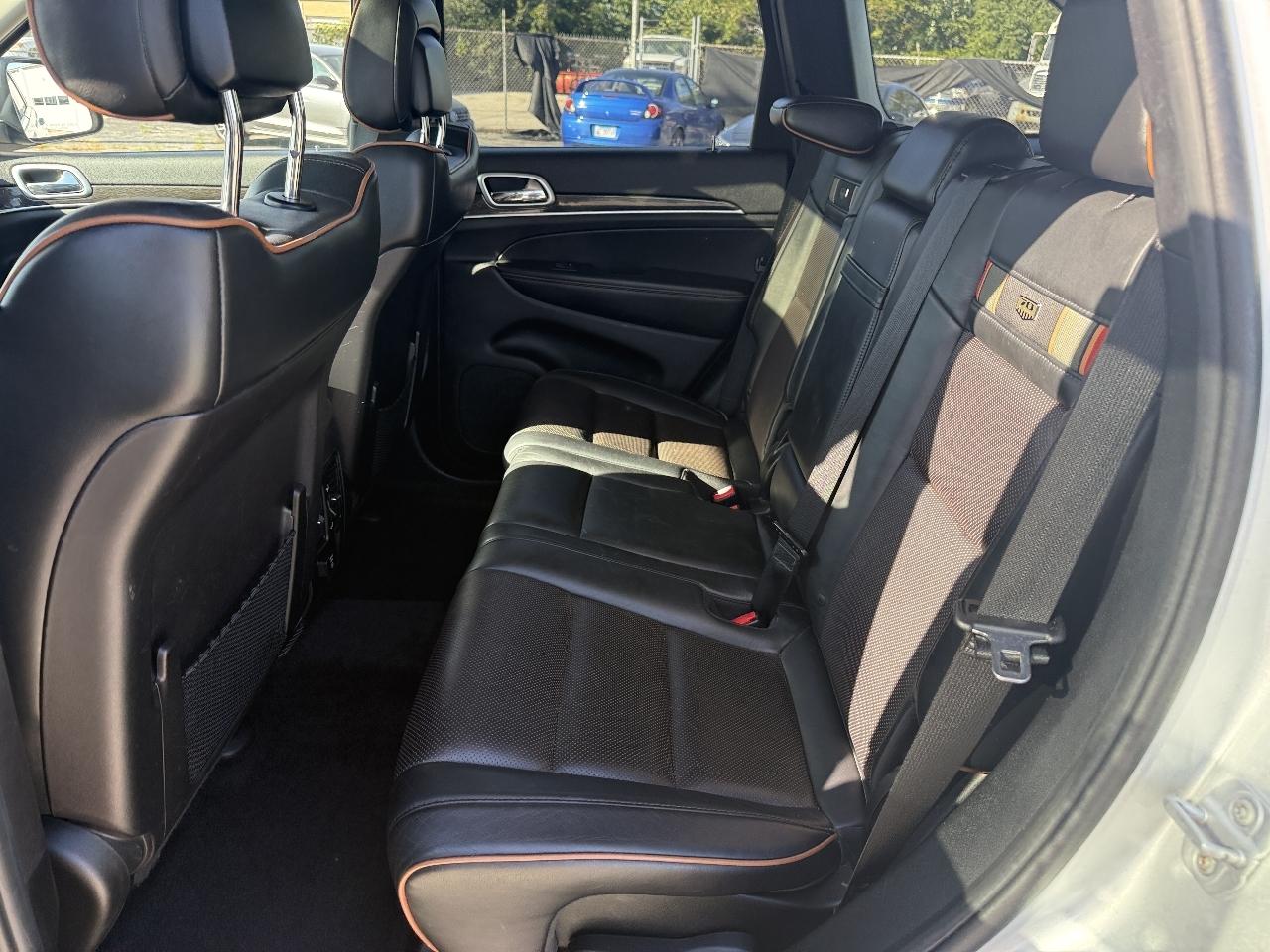 Jeep Grand Cherokee  2011