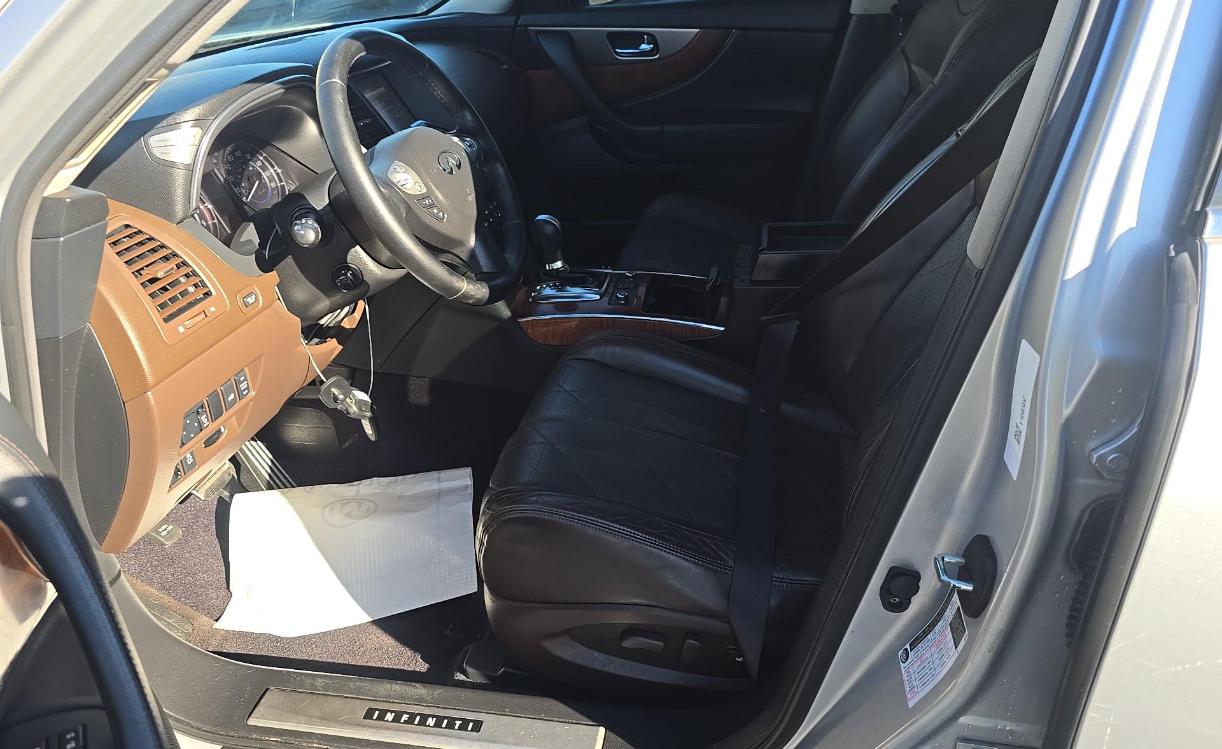 Infiniti QX70 AWD 2015