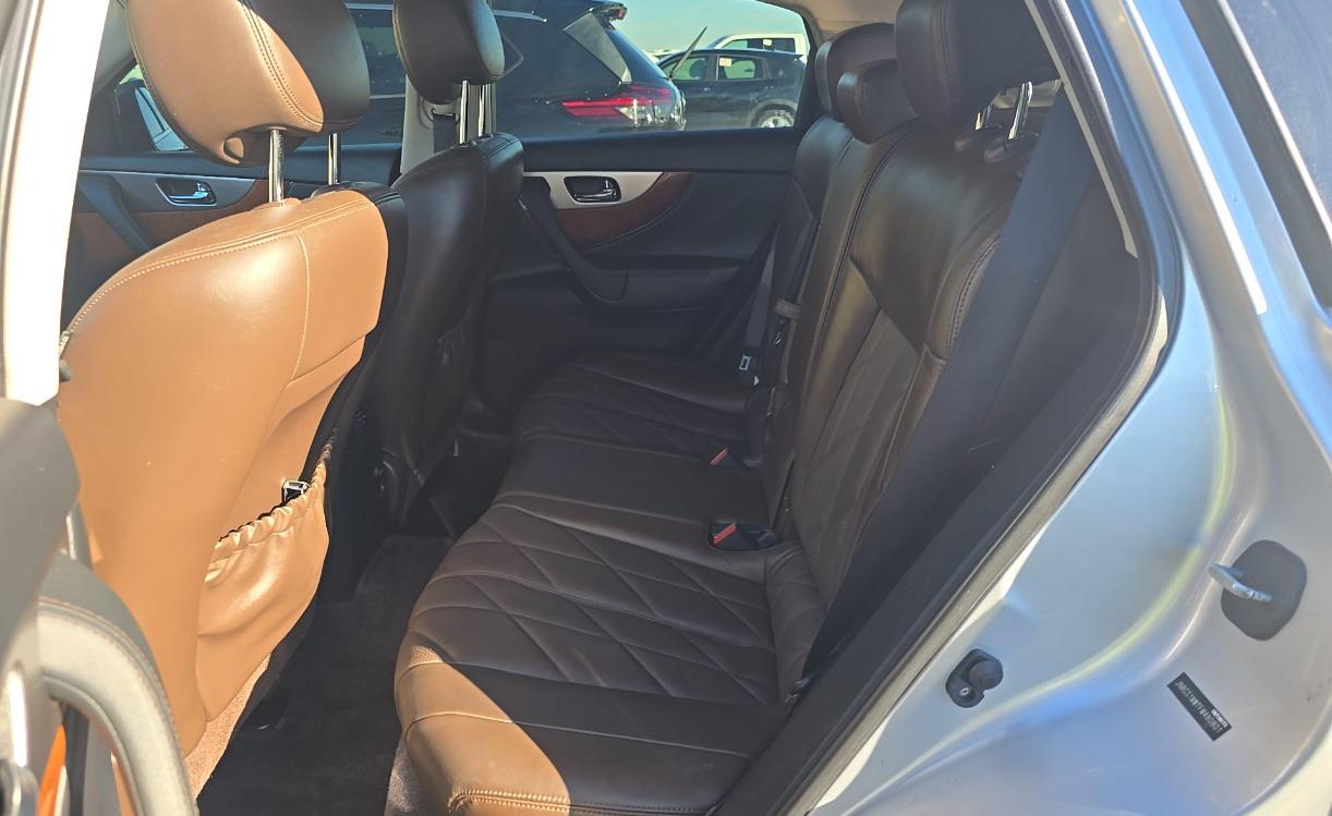 Infiniti QX70 AWD 2015
