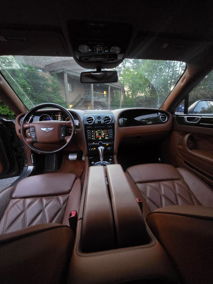 Bentley Continental Flying Spur Sedan 2011 Bentley Continental Flying Spur Sedan 2011