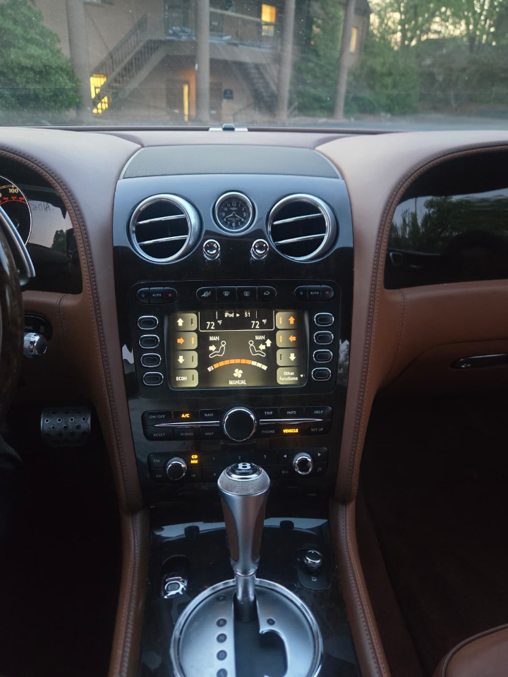 Bentley Continental Flying Spur Sedan 2011 Bentley Continental Flying Spur Sedan 2011