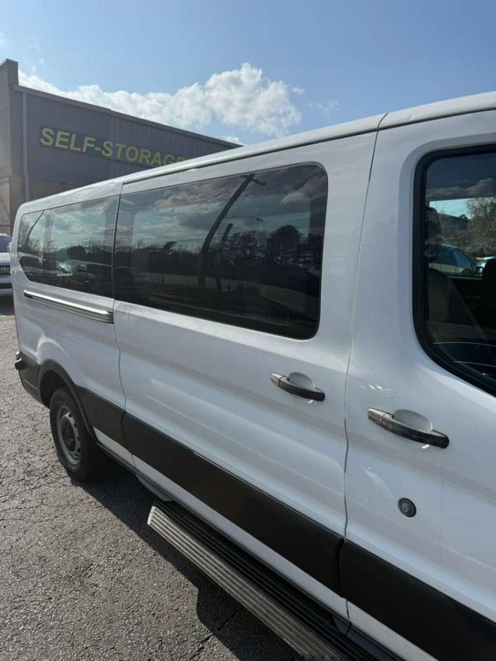 Ford Transit 350 Wagon Low Roof XL w/Sliding Pass. 148-in. WB 2018