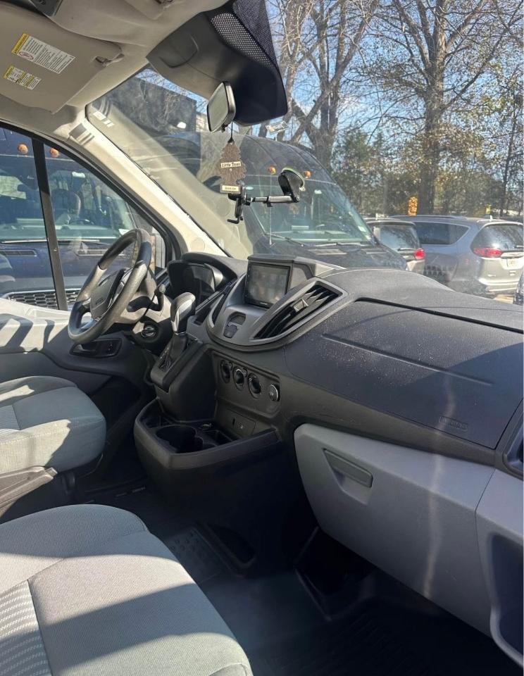 Ford Transit 350 Wagon Low Roof XL w/Sliding Pass. 148-in. WB 2018