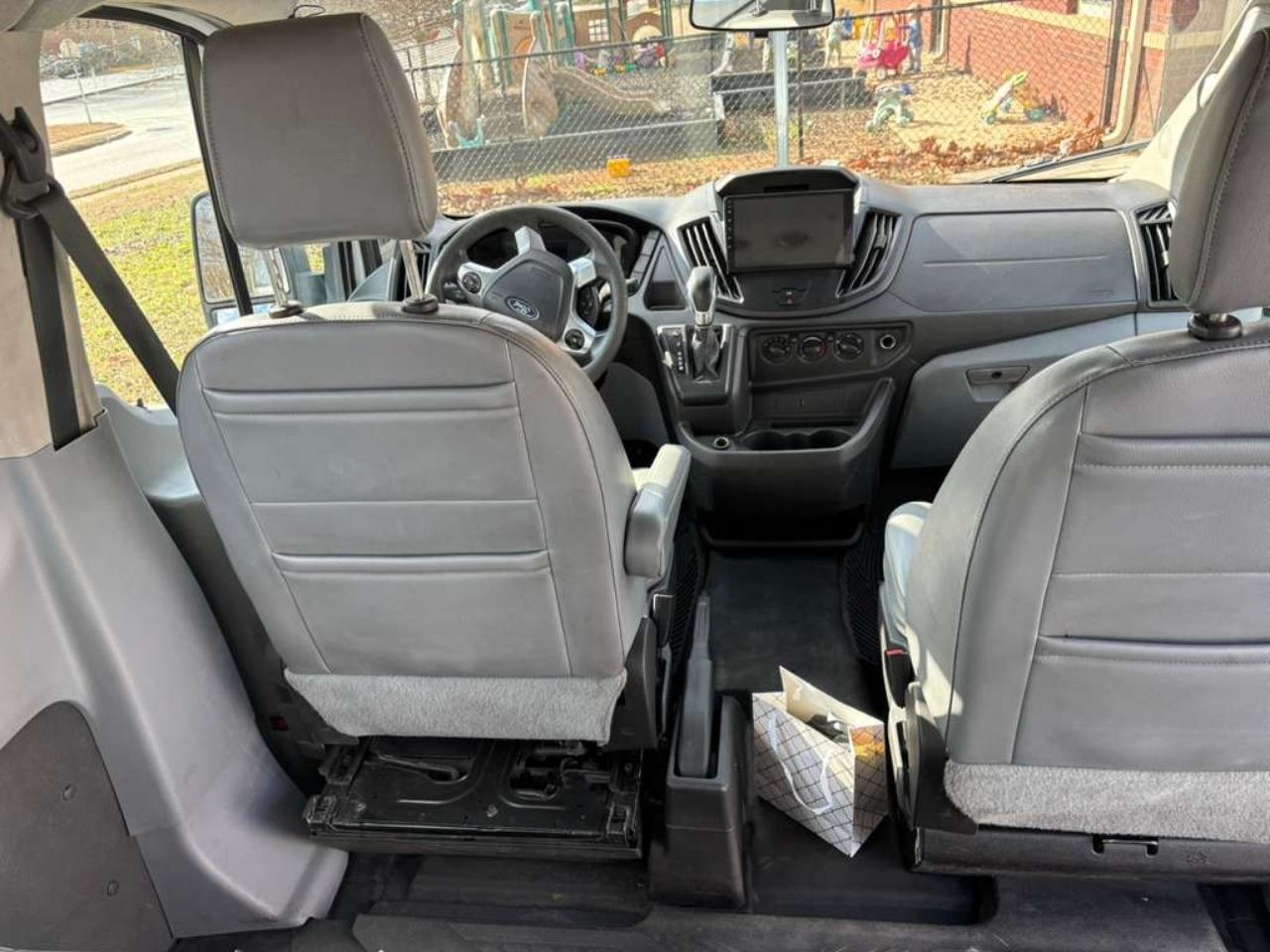 Ford Transit 350 Wagon Low Roof XL w/Sliding Pass. 148-in. WB 2018