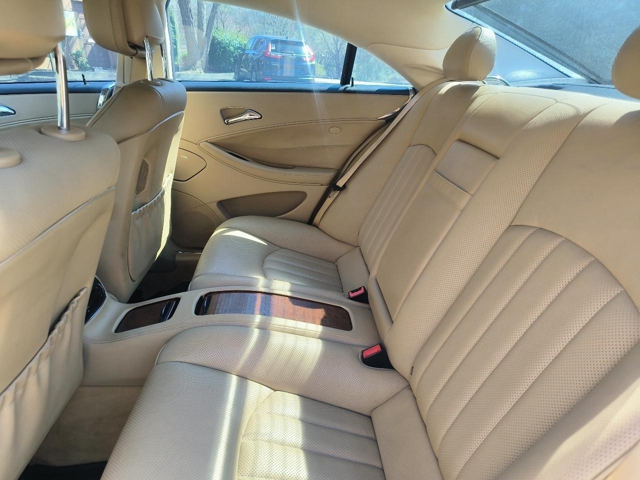 Mercedes-Benz CLS-Class CLS550 4-Door Coupe 2007