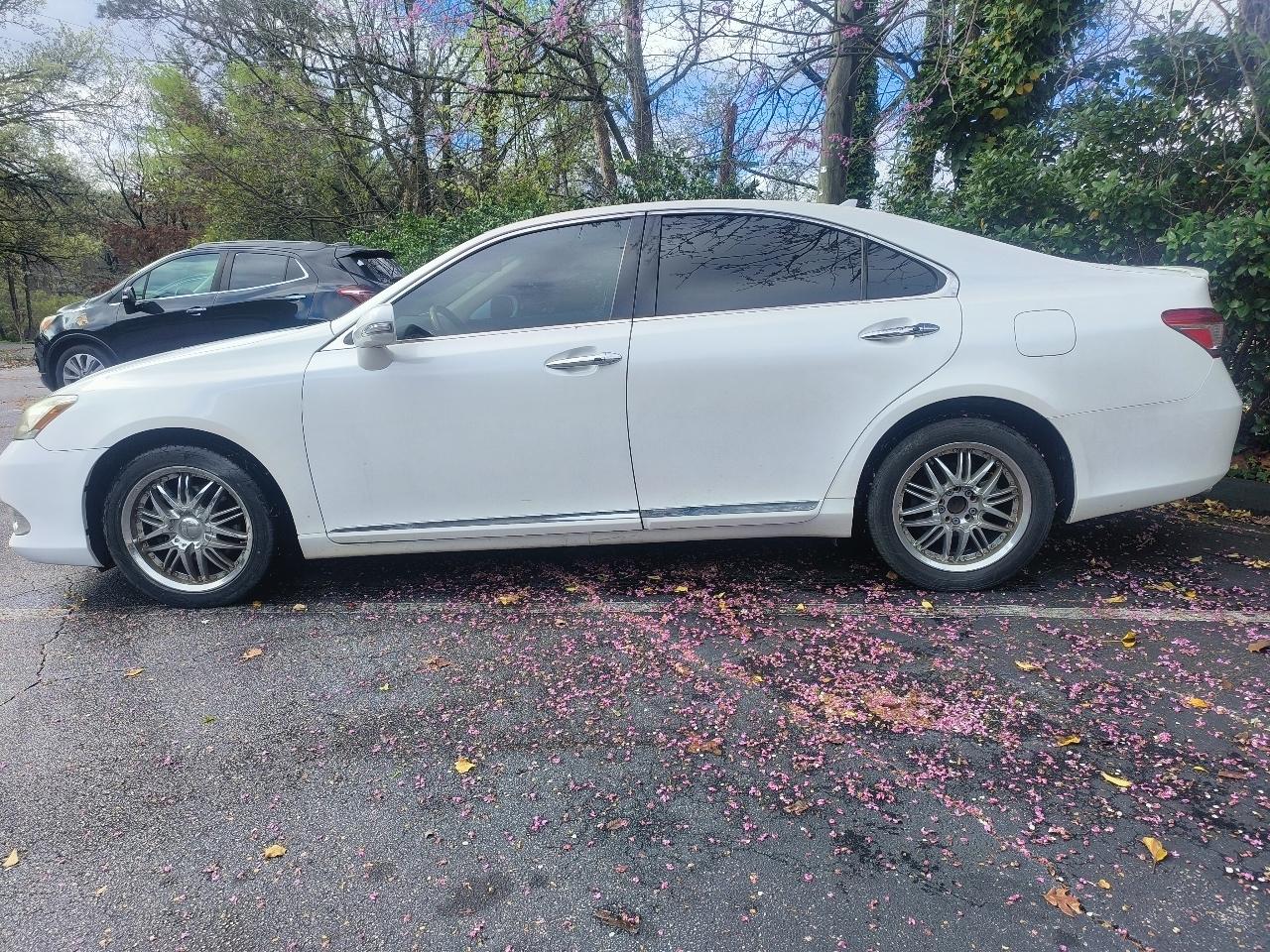 Lexus ES 350 Sedan 2011