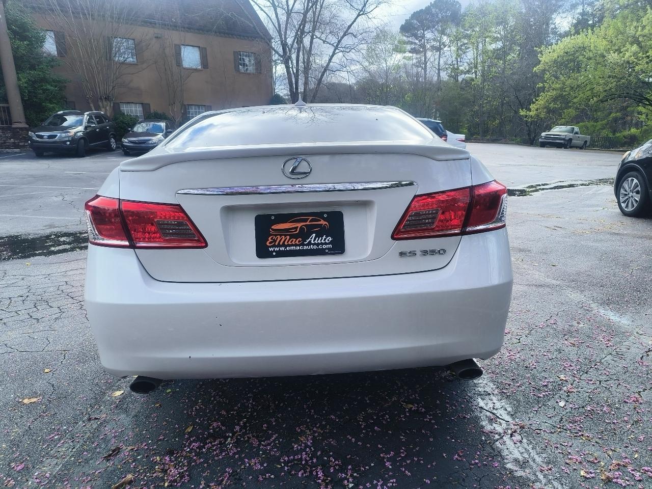 Lexus ES 350 Sedan 2011