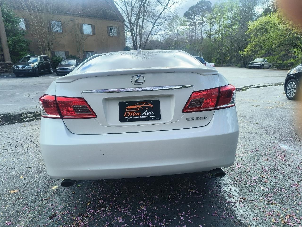 Lexus ES 350 Sedan 2011