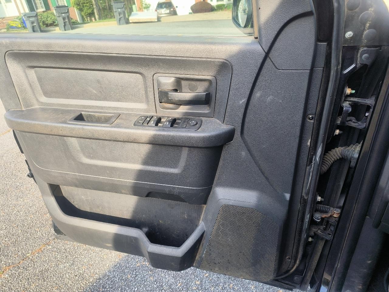 RAM 1500 ST Quad Cab 2WD 2012