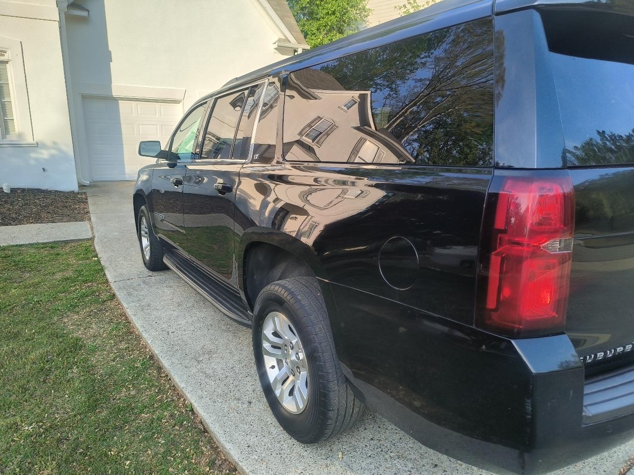 Chevrolet Suburban LT 4WD 2018