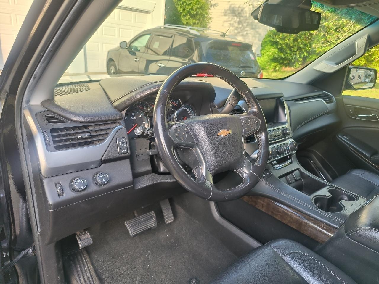 Chevrolet Suburban LT 4WD 2018