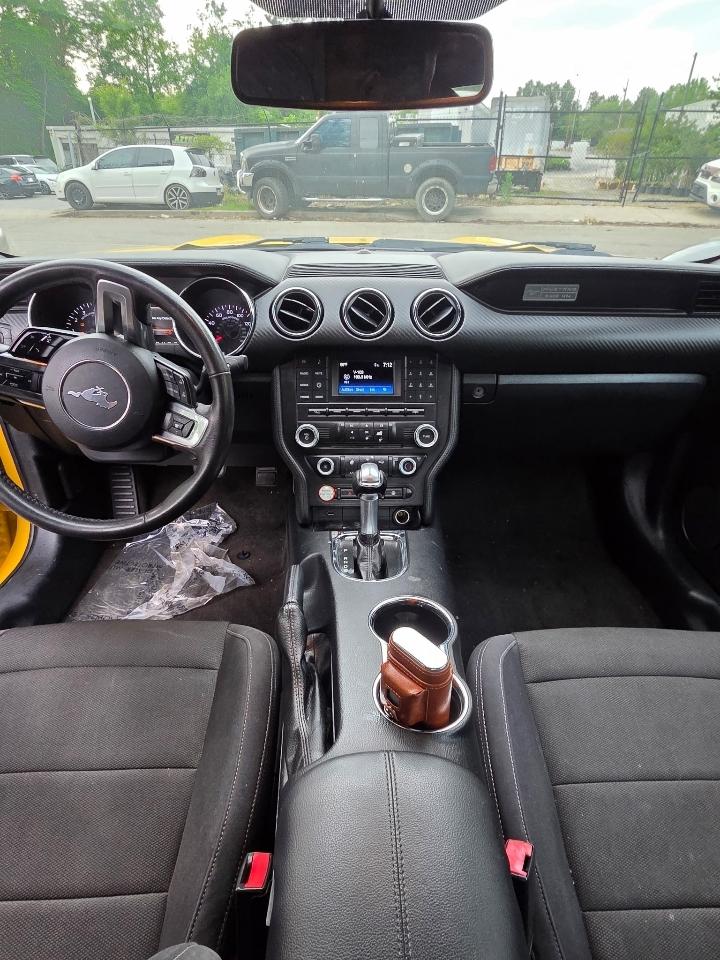 Ford Mustang V6 Convertible 2015