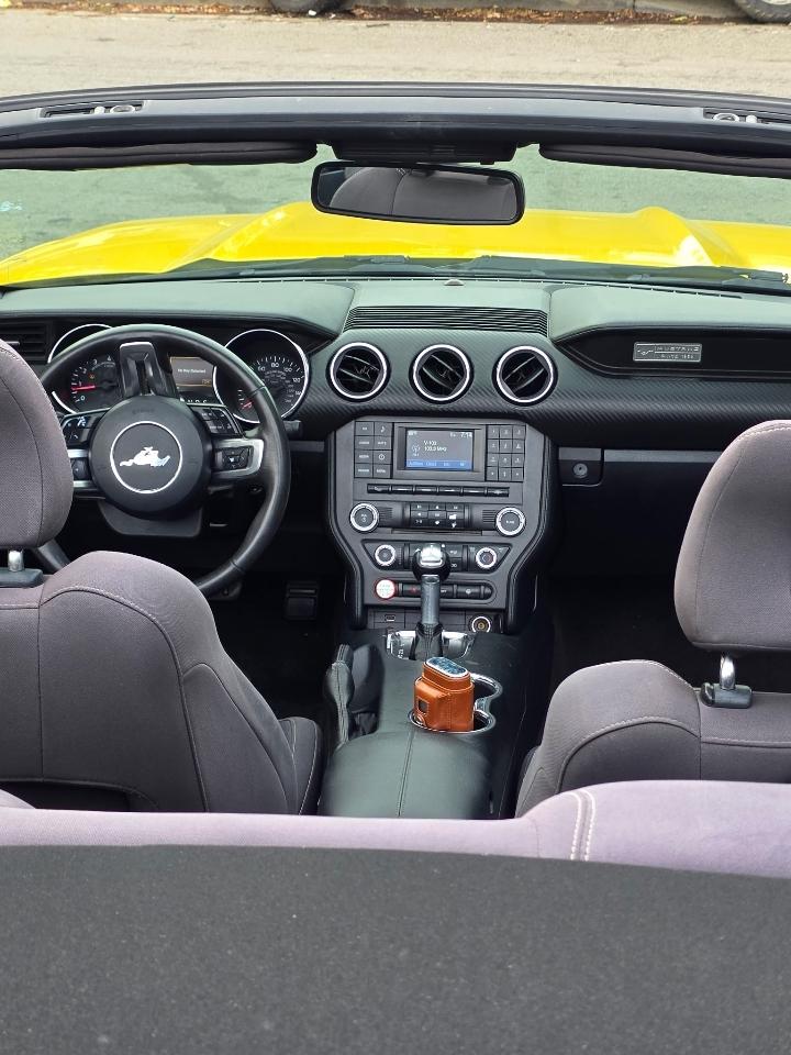 Ford Mustang V6 Convertible 2015