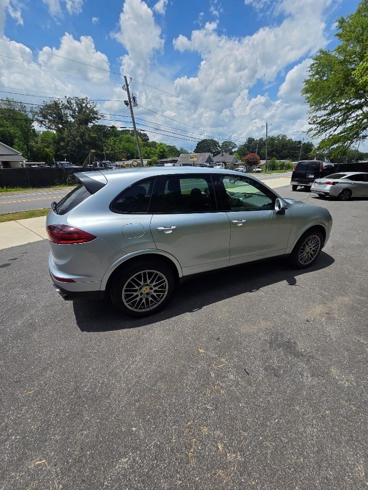 2017 Porsche Cayenne -'s photo