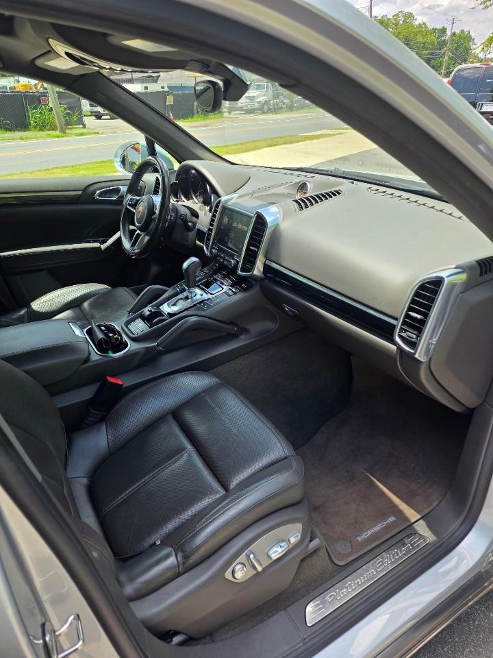 Porsche Cayenne Base 2017