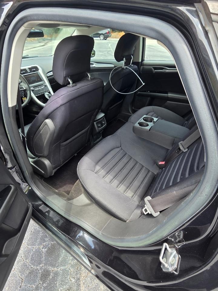 Ford Fusion Hybrid SE 2013