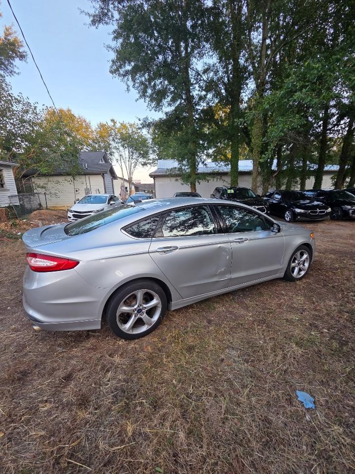 Ford Fusion SE 2016