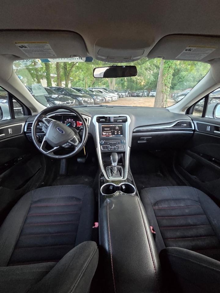 Ford Fusion SE 2016