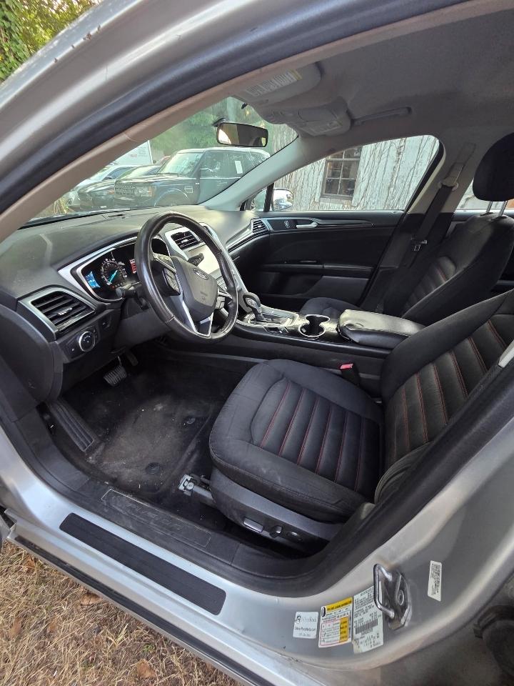 Ford Fusion SE 2016