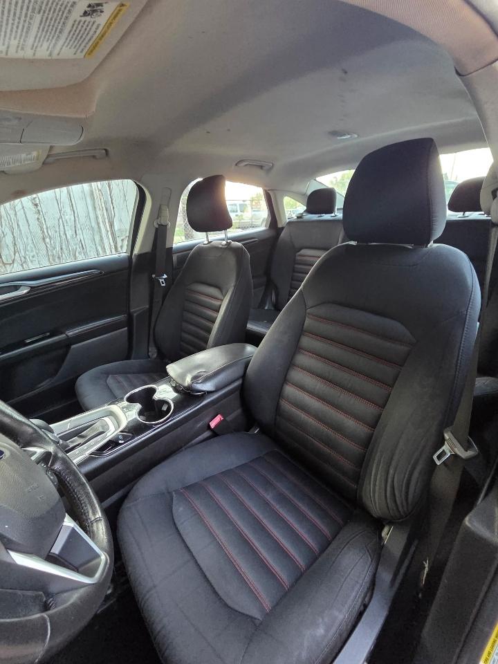 Ford Fusion SE 2016