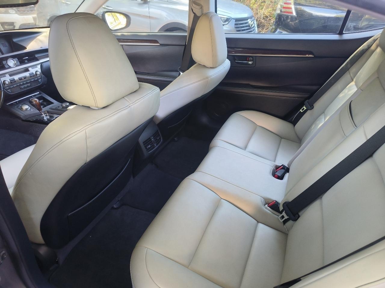 Lexus ES 350 Sedan 2013