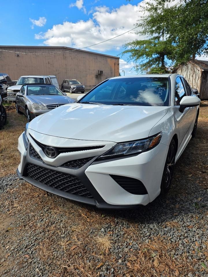 Toyota Camry 4dr Sdn SE Auto V6 2018
