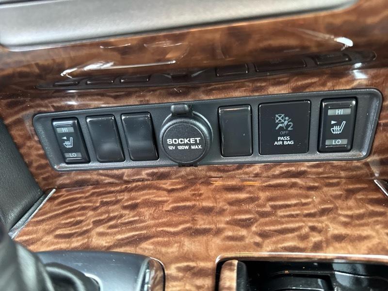 Nissan Armada Platinum AWD 2017