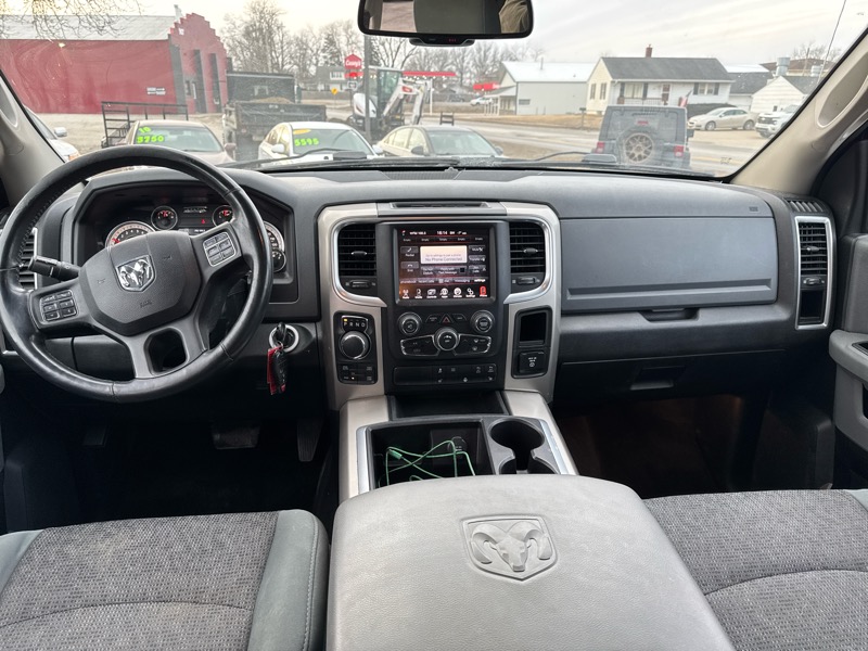 RAM 1500 4WD Crew Cab 149" Big Horn 2015