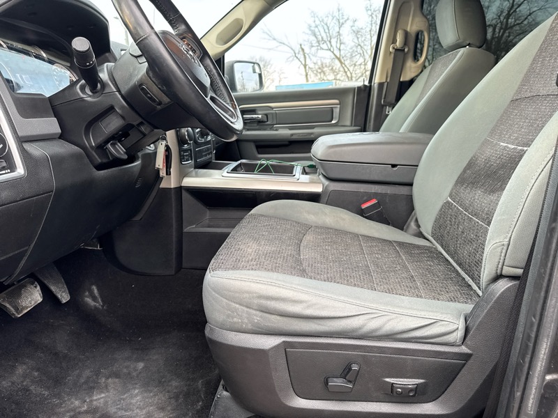 RAM 1500 4WD Crew Cab 149" Big Horn 2015