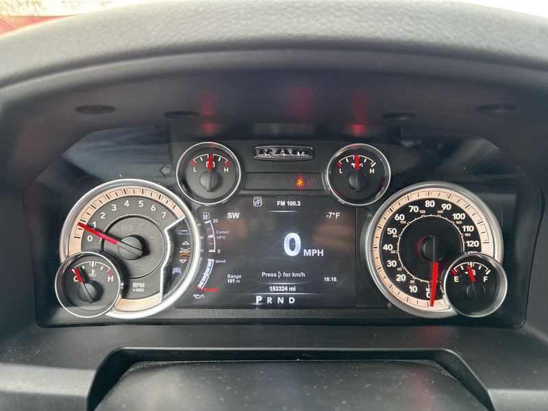 RAM 1500 4WD Crew Cab 149" Big Horn 2015