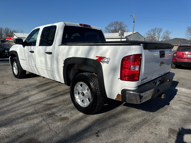 Chevrolet Silverado 1500 1LT Crew Cab 4WD 2011
