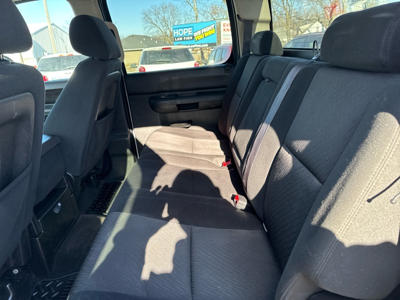 Chevrolet Silverado 1500 1LT Crew Cab 4WD 2011