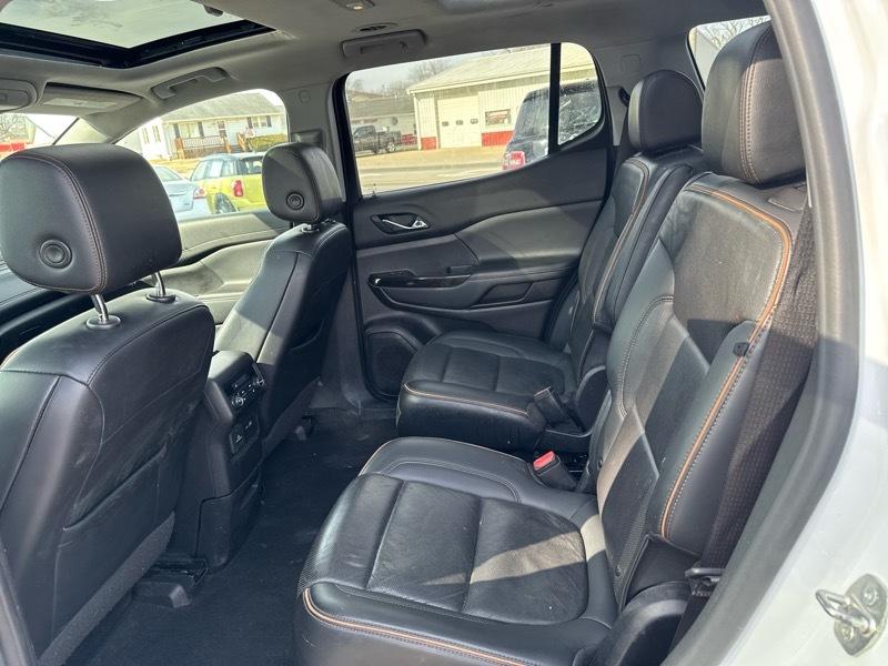 GMC Acadia AWD 4dr AT4 2021