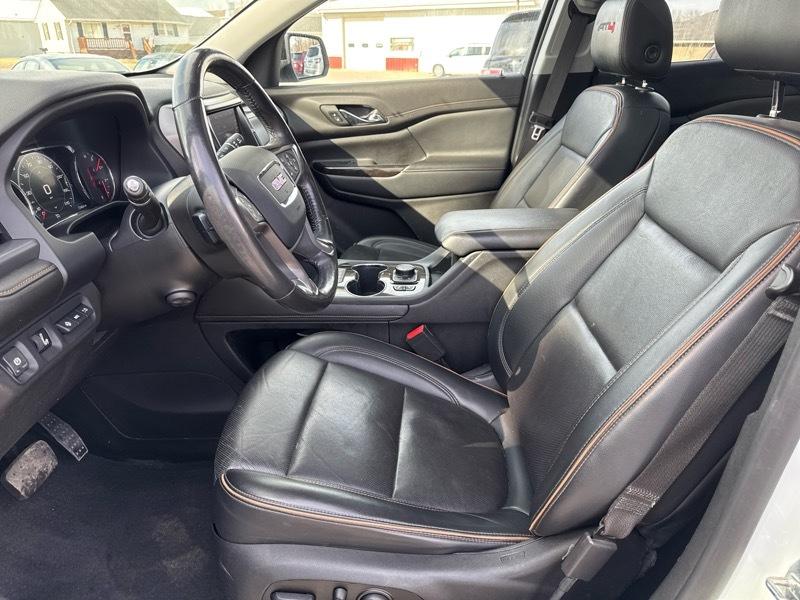 GMC Acadia AWD 4dr AT4 2021