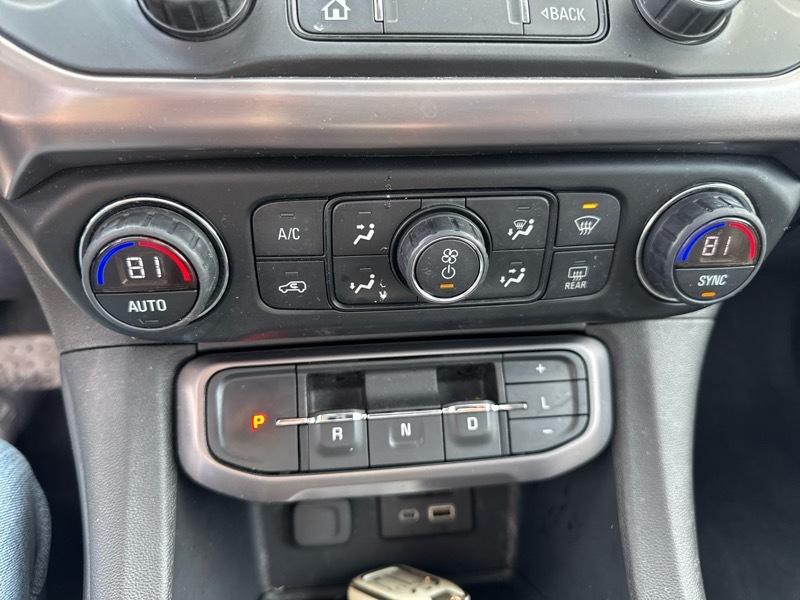 GMC Acadia AWD 4dr AT4 2021