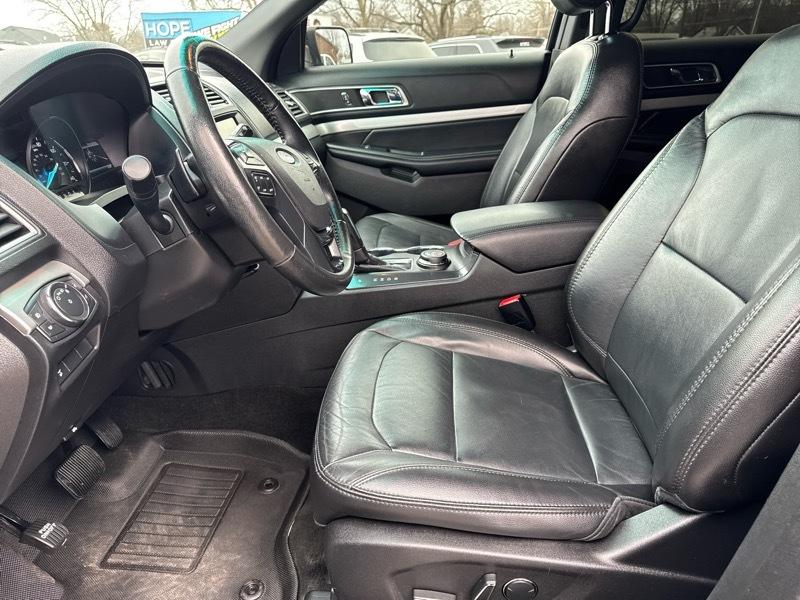 Ford Explorer 4dr 112" WB XLT 4WD 2017