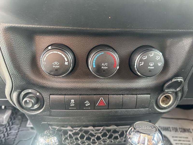 Jeep Wrangler Unlimited Sport 4WD 2011