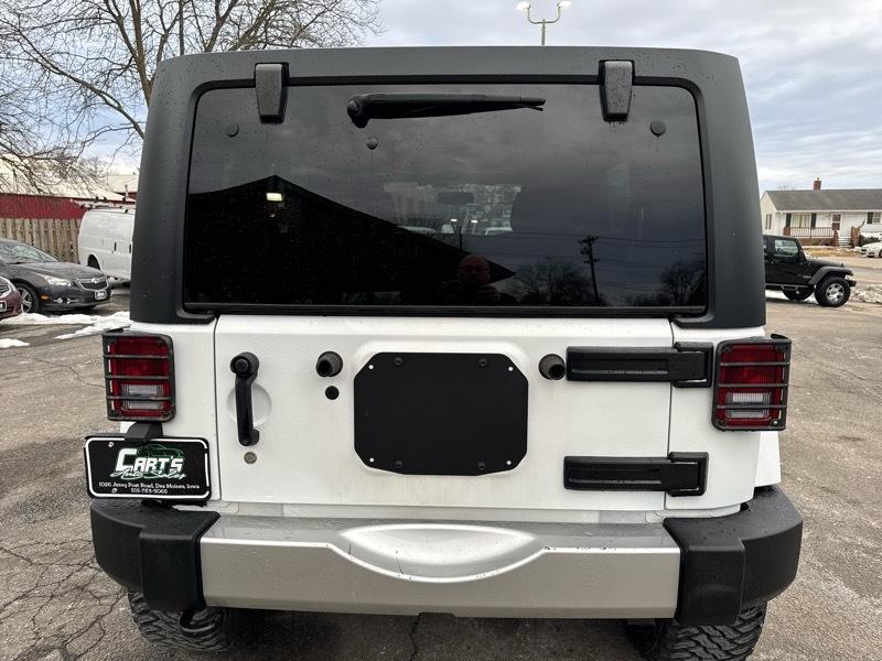 Jeep Wrangler Unlimited Sahara 4WD 2017