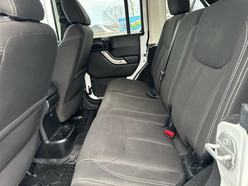 Jeep Wrangler Unlimited Sahara 4WD 2017