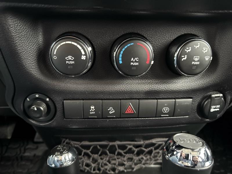 Jeep Wrangler Unlimited Sahara 4WD 2017