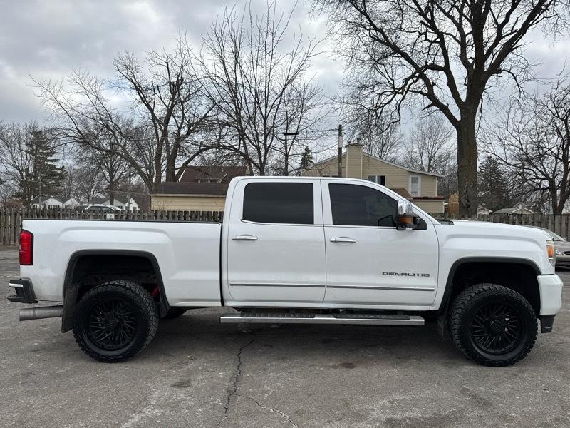 GMC Sierra 2500HD Denali Crew Cab 4WD 2015