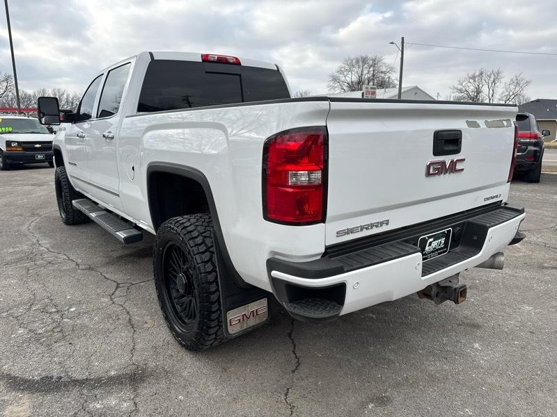 GMC Sierra 2500HD Denali Crew Cab 4WD 2015