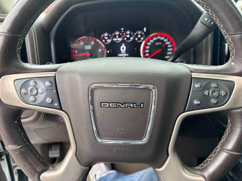 GMC Sierra 2500HD Denali Crew Cab 4WD 2015